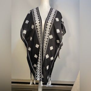 Time and Tru Women’s Black Embroidered  Open Front Kimono Top L Xl